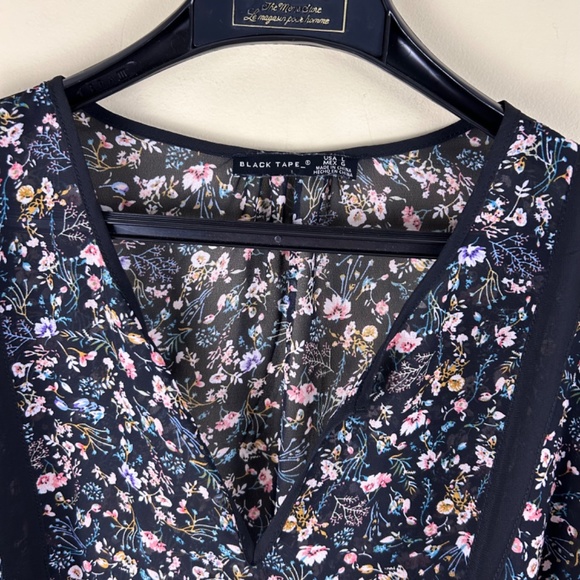 Black Tape women’s lightweight floral blouse size large - Picture 2 of 9